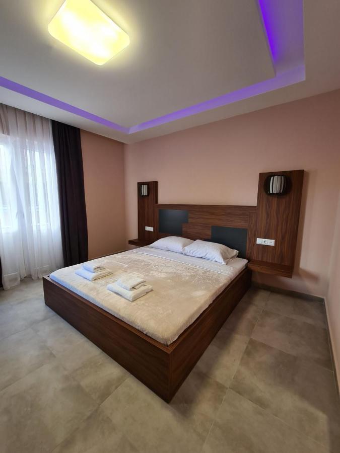 Hotel Centrum Titova Mitrovica 외부 사진