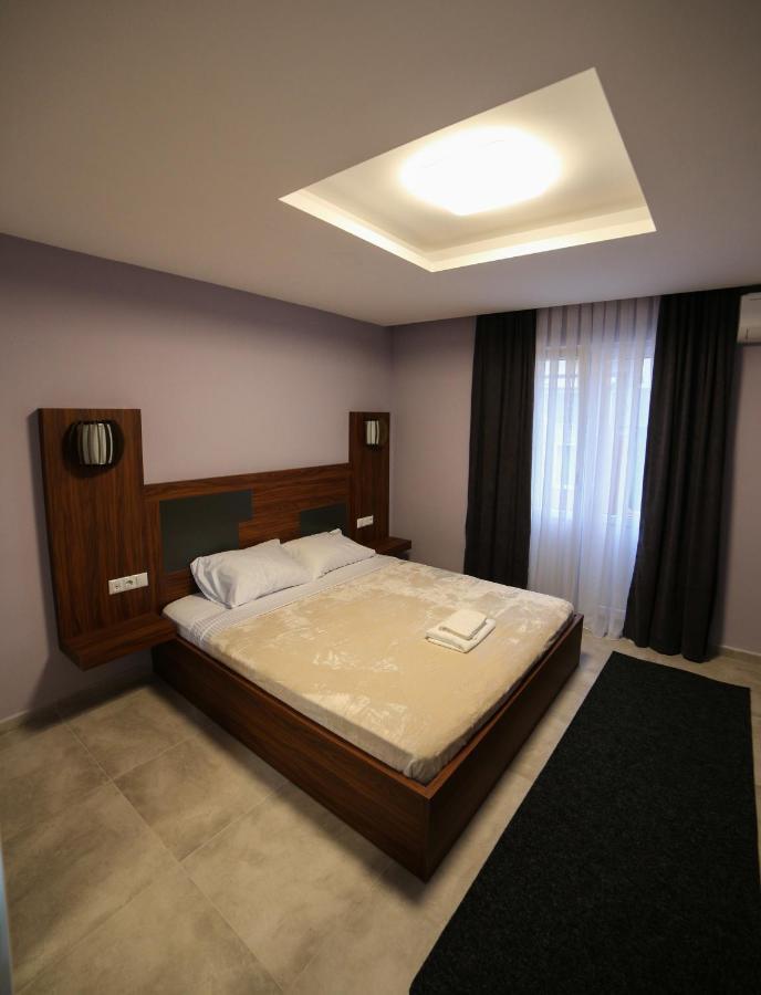 Hotel Centrum Titova Mitrovica 외부 사진