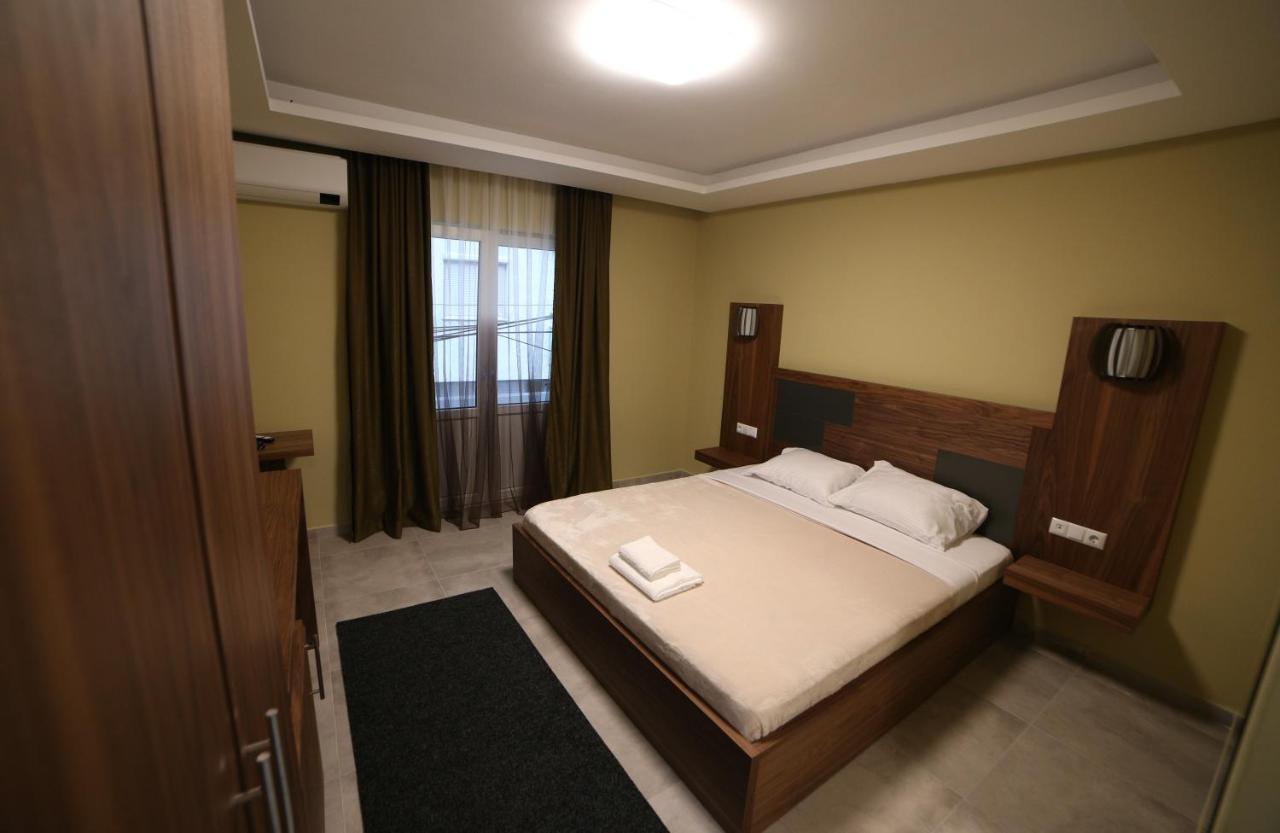 Hotel Centrum Titova Mitrovica 외부 사진